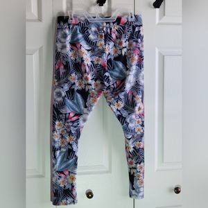 American Eagle outfitter Hi-rise floral leggings Size Large